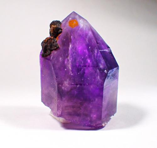 Quartz (variety amethyst)<br />Goboboseb Mountains, Brandberg area, Erongo Region, Namibia<br />88 mm x 60 mm x 56 mm<br /> (Author: Don Lum)