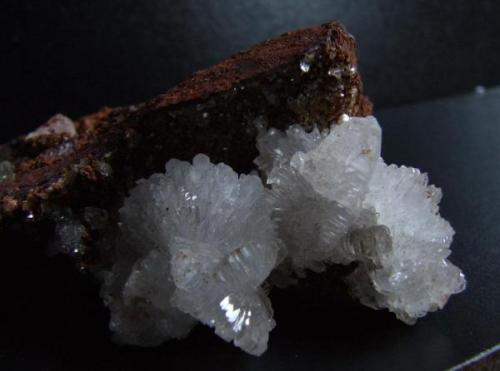 Adamite on Limonite 35mm (Author: nurbo)