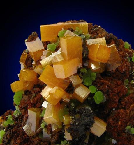 Wulfenite/Mimetite from Ojuela Mine, Level 7, La Campana, Mexico. Width of view 3 cm. (Author: Montanpark)