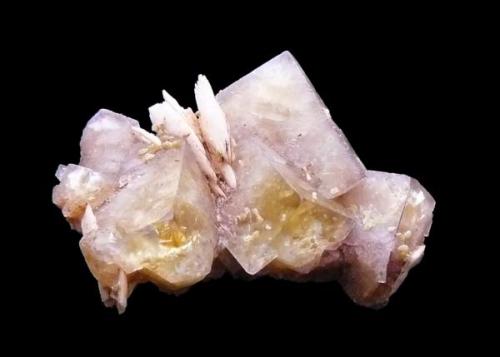 Fluorite Barite mimetite
Lantigné Rhone France
3,5cm (Author: parfaitelumiere)