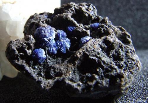 Azurite on matrix Morenci Arizona specimen size 40 x 25 mm (Author: nurbo)