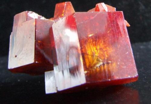 Vandinite crystal Main crystal 15 mm tall (Author: nurbo)