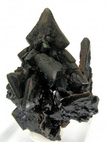 Descloizite
Berg Aukas, Grootfontein District, Otjozondjupa Region, Namibia
60 mm tall x 45 mm wide. Longest edge: 18 mm (Author: Carles Millan)