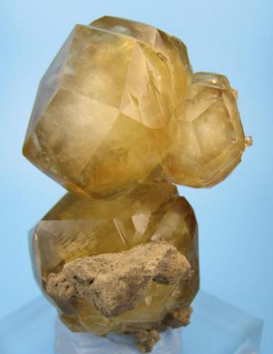 Calcite
Berry Materials Corp quarry, North Vernon Plant, NE edge of North Vernon, Jennings Co., Indiana, USA
70 mm x 40 mm x 35 mm

Side view (Author: Carles Millan)
