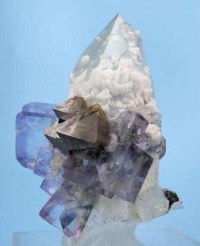 Scheelite, fluorite, quartz, calcite
Yaogangxian Mine, Yizhang, Chenzhou, Hunan, China
55 mm x 30 mm x 25 mm (Author: Carles Millan)