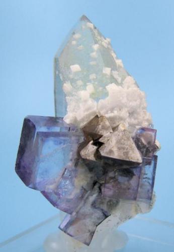 Scheelite, fluorite, quartz, calcite
Yaogangxian Mine, Yizhang, Chenzhou, Hunan, China
55 mm x 30 mm x 25 mm (Author: Carles Millan)