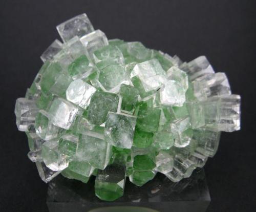 Apophyllite-(KF)
Momin Akhada, Rahuri, Ahmadnagar District, Maharashtra, India
84 mm x 70 mm

(focus lost on the border) (Author: Carles Millan)