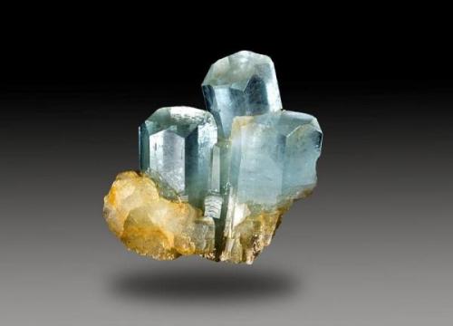 Beryl (variety aquamarine)
Gilgit (Pakistán)
8,5 x 9 x 4 cm (Author: Granate)