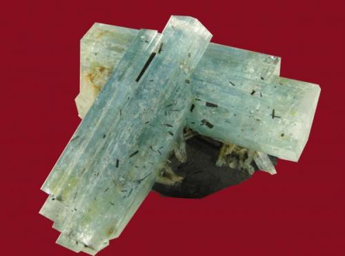 Beryl (variety aquamarine)
Erongo (Namibia)
7 x 6,5 x 5,5 cm (Author: Granate)