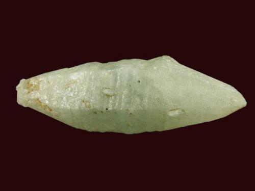 Corundum
Ratnapura (Sri Lanka)
7,7 x 2,5 x 2,5 cm (Author: Granate)