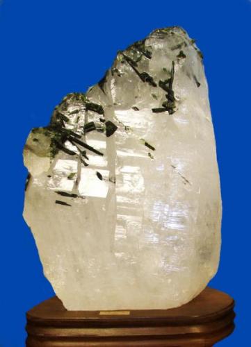 Quartz-Epidote
Capellinha (Minas Gerais)
Brazil
65 x 43 x 22 cm (Author: Granate)