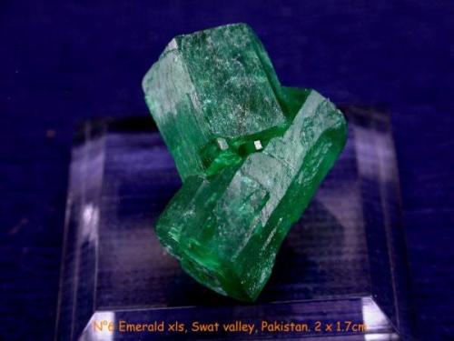 Aesthetic emerald cluster from the Swat Valley, Pakistan. The color and gemminess are outstanding for the locality. This one reminds me of a sculpture. (Author: Jim)