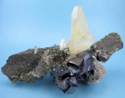 Calcite, galena
Sweetwater Mine (Milliken Mine), Ellington, Viburnum Trend District, Reynolds Co., Missouri, USA (Author: Carles Millan)