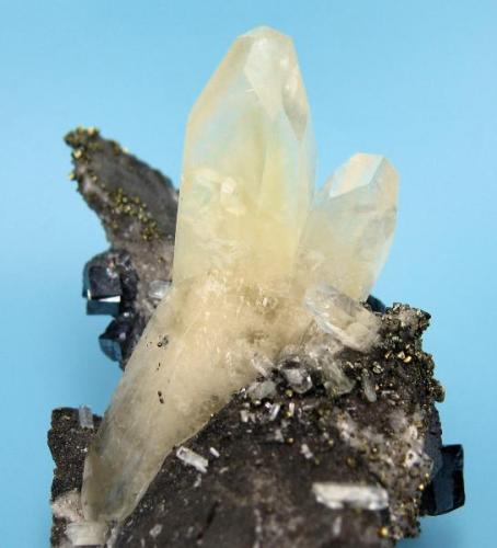 Calcite, galena
Sweetwater Mine (Milliken Mine), Ellington, Viburnum Trend District, Reynolds Co., Missouri, USA (Author: Carles Millan)