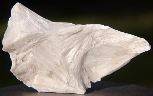 Pyrophyllite
Klein Spitzkoppe, Namibia.
White, pearly, translucent mass. (Author: Debbie Woolf)