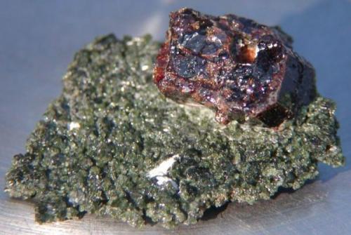 Vesuvianite & Diopside.
Ais-Dome, Otjihorongo, Omaruru District, Namibia.
4cm x 3cm x 2.1cm (Author: Debbie Woolf)