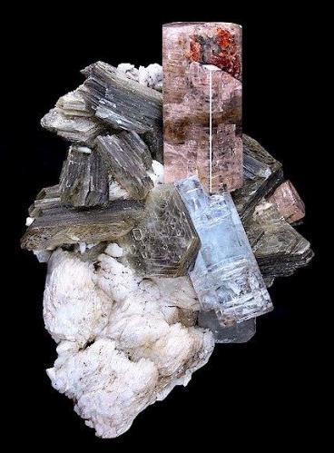 Beryl ( var. Aquamarine ) with Apatite and Spessartine on Albite

Shigar Valley
Skardu District, Baltistan, Northern Areas
Pakistan

9.0 x 6.0 cm overall (Author: GneissWare)