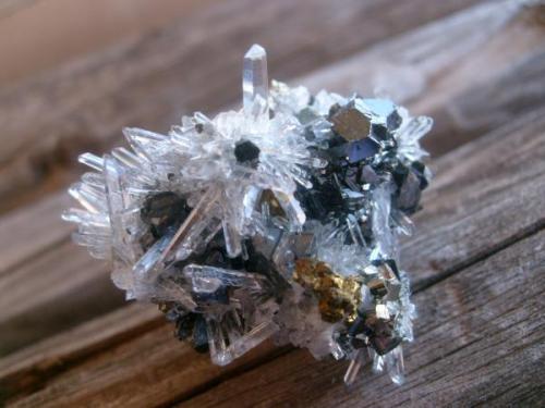 Quartz, Pyrite, Sphalerite. Label said "Huaron, Peru" and additional info appreciated. About 3 cm (Author: Darren)