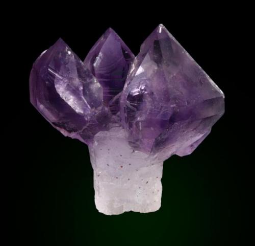 Amethyst, Ambatondrazaka District, Alaotra-Mangoro Region, Toamasina (Tamatave) Province, Madagascar, 2.7 x 2.5 x 2.0 cm (Author: Jim)