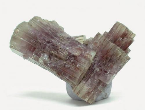 Aragonite from Minglanilla, Cuenca, Spain
Specimen size: 8.5 × 7 × 3 cm = 3.3” × 2.8” × 1.2”
Fluorescent long UV
http://www.fabreminerals.com/specimens/SOLI-sold-fine-minerals.php#FD52 (Author: Jordi Fabre)