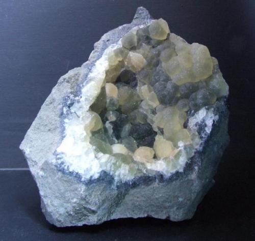 Prehnite 96 x 75 x 50 mm, O & G Quarry, Southbury, Connecticut, USA (Author: nurbo)