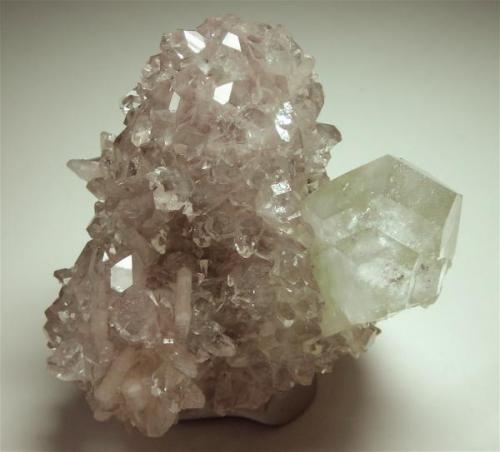 Apophyllite-(KF) Jalgaon District, Maharashtra, India 6.5x4x6 cm (Author: Turbo)