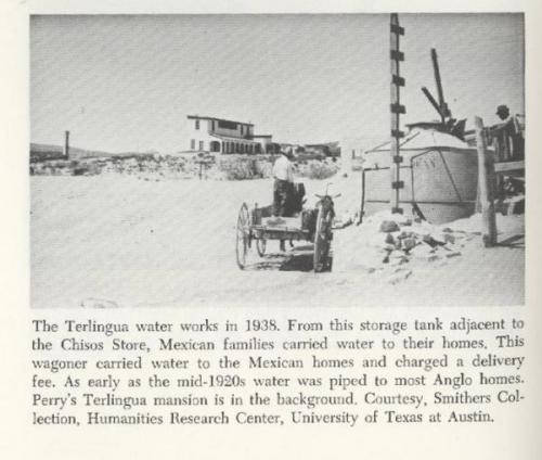 Picture from Ragsdale, showing Perry Mansion in background (Author: Peter Megaw)