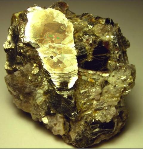 Pegmatite from Woodlawn Quarry, Wilmington, DE. Approximately 7cm tall. (Author: Turbo)