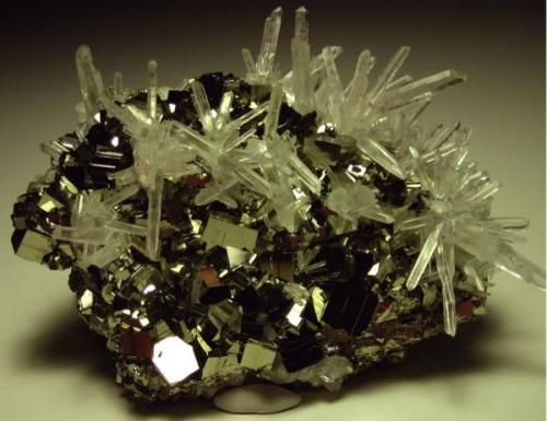 Pyrite, quartz, minor sphalerite (not shown), 7.8cm wide, Alimon Mine, Huaron Mining District San Jose de Huayllay District, Cerro de Pasco, Daniel Alcides Carrión Province, Pasco Department, Peru (Author: Turbo)