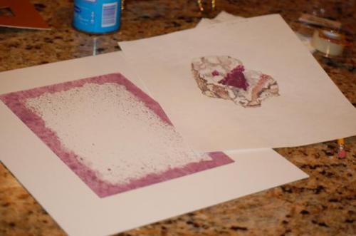 I had painted the panel to match some of the colours I used to paint the Erythrite. (Author: Gail)
