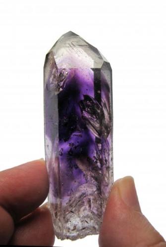 Amethyst. 7,3 x 2,3 x 2 cm. (Author: José Miguel)