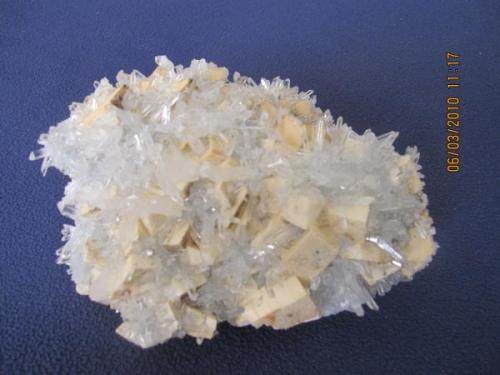 rare mineral with quartz , dolomite size 17cm x 14cm (Author: Besi)