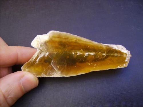 Gypsum crystal from Galera, Granada, Spain. 7,5 x 3,3 cm. Very similar to Andreas’ Stempeda gypsum, I hope. (Author: Antonio Alcaide)