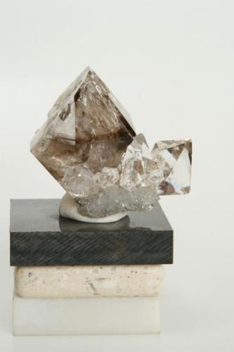 Quartz 5x7cm. Found at the hight of land in Folton county NY. (Author: vic rzonca)