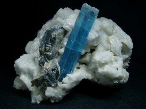 Bright-Blue colour aquamarine crystal on albite and mica, Tablejung, East Nepal

Size 110  x 84  x 75 mm (Author: olelukoe)