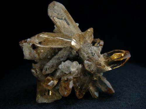 Perfect and fully, from all sides completed topaz cluster, from Thomas Range, Juab Co., Utah, USA

Size 48 x 40 x 44 mm (Author: olelukoe)