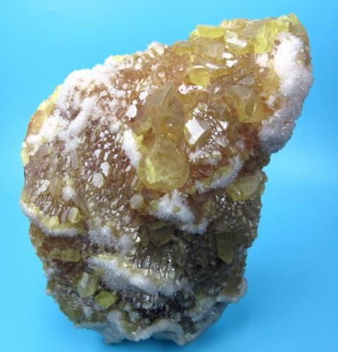 Sulphur, calcite
Sicily, Italy
116 mm x 84 mm (Author: Carles Millan)