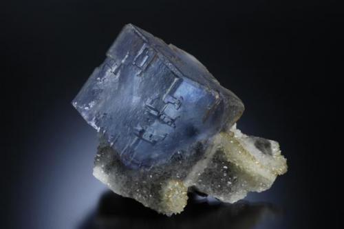 And finally, another sample that shows a fluorite cube with 5 cm edge on a layer of small quartz crystals, from "La Viesca" mine.
Jeff Scovil Photo (Author: jrg)