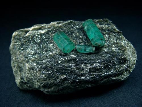 Emerald crystals on matrix rock, Izumrudnye Kopi, Malyshevo, Ekaterinburg , Ekaterinburgskaya Oblast, Middle Urals, Russia
 
Size 74 x 40 x 34 mm (Author: olelukoe)