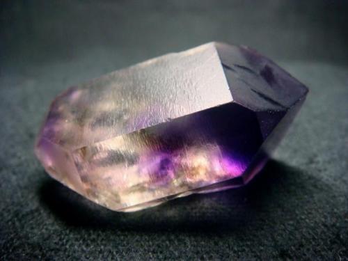 Amethyst  crystal  from  old  Russian   locality  -  Sverdlovskaya   oblast, Vatiha

Size 40 x 25 x 20 mm (Author: olelukoe)