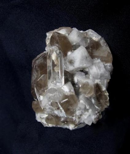 Phenakite with Quartz and Feldspar. 4,5x3,5x1,9 cm. (Author: José Miguel)