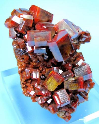 Vanadinite
ACF Mine, Mibladen, Midelt, Khénifra, Meknès-Tafilalet, Morocco
62 mm x 48 mm. Major crystal: 11.5 mm wide edge to edge (Author: Carles Millan)