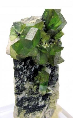 Titanite
Tormiq Valley, Haramosh Mts., Skardu, Gilgit-Baltistan, Pakistan
75 mm x 50 mm x 28 mm. Main crystal: 18 mm long, 6 mm thick

Full view (Author: Carles Millan)