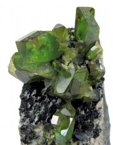 Titanite
Tormiq Valley, Haramosh Mts., Skardu, Gilgit-Baltistan, Pakistan
75 mm x 50 mm x 28 mm. Main crystal: 18 mm long, 6 mm thick (Author: Carles Millan)