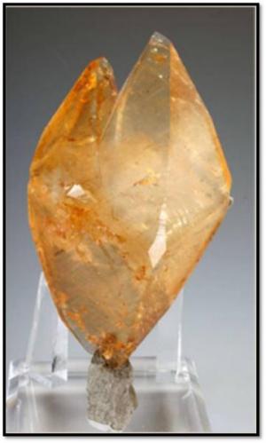 Elmwood, TN   doubly terminated gem calcite. Measures 12 x 6 x 5 cm and weighs 175 grams (Author: VRigatti)