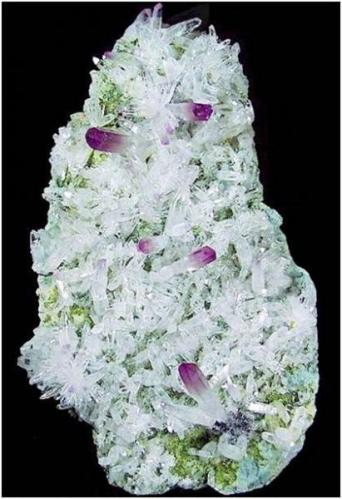 Las Vigas, Mexico amethyst plate atop green Epidote. Measures 17 x 10 x 3 cm and weighs 500 grams (Author: VRigatti)