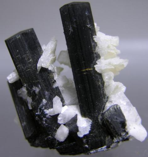 06232010TourmalineQuartzStilbite-2.jpg (Author: Gordian)