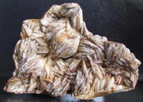 Baryte, Hungry Hushes, Arkengarthdale, North Yorkshire. 8 x 6 cm. (Author: nurbo)