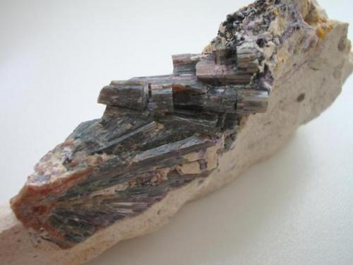 Bluish apatite crystals (5 cm aggregate) in illite matrix from Riesenberg quarry, Hinterohlsbach, Black Forest, Baden-Württemberg. (Author: Andreas Gerstenberg)