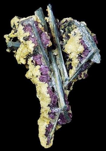 Stibnite with Fluorite and Quartz
Kadamzhay Mine
Osh Oblasty (Province)
Kyrgyzstan
7.3 x 5.1 x 6.0 cm (Author: GneissWare)